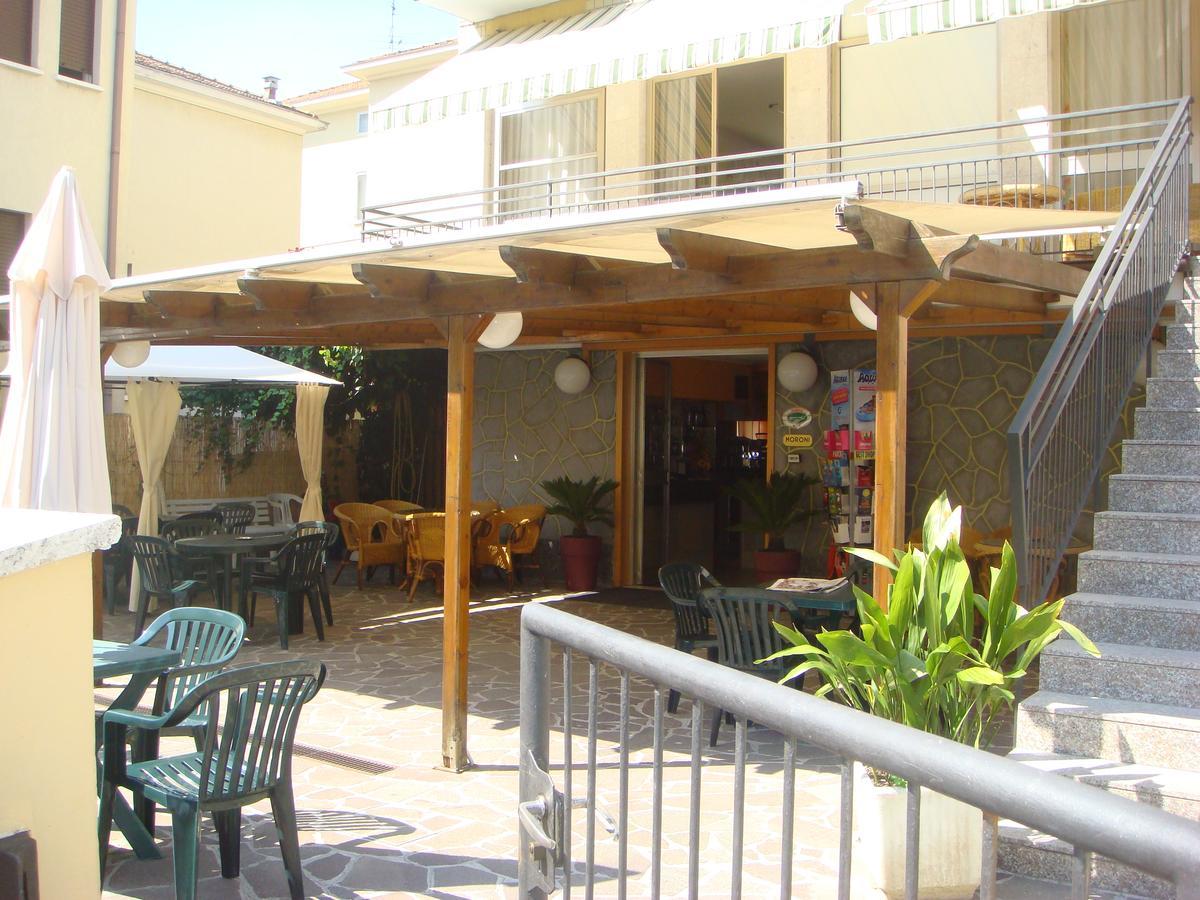 Hotel Moroni Rimini Exterior photo
