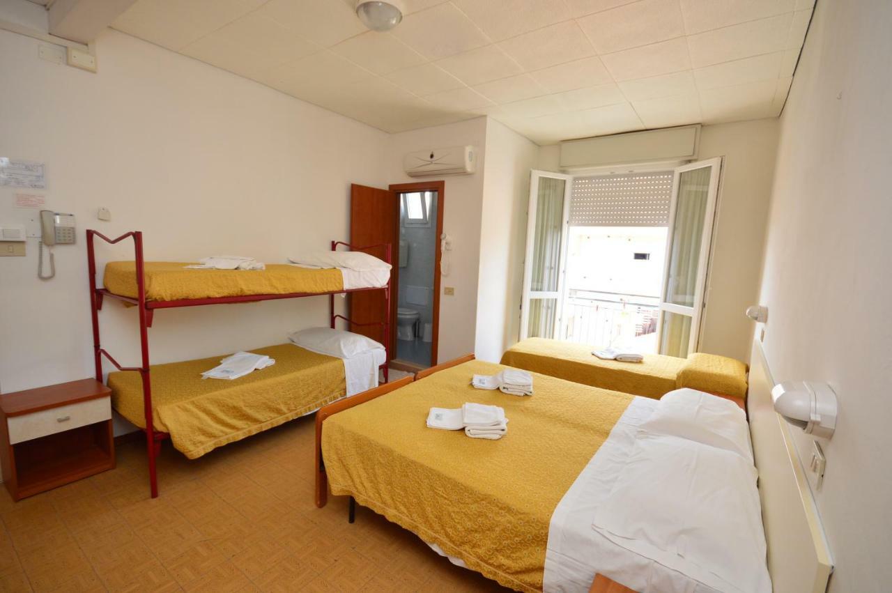 Hotel Moroni Rimini Exterior photo